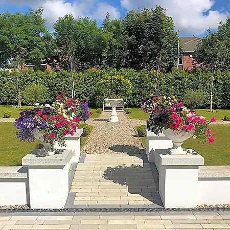 The Village Hotel, Bar And Restaurant 3* Bettystown