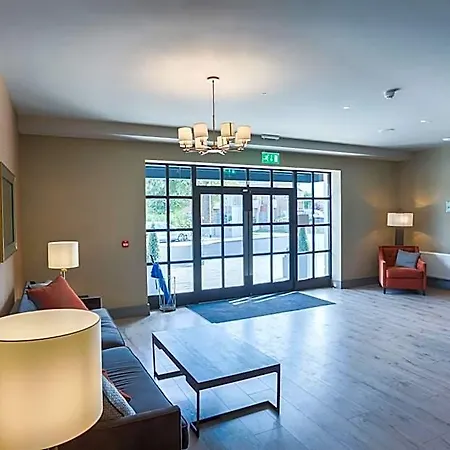 The Village Hotel, Bar And Restaurant 3*