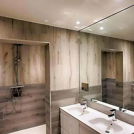 The Village Hotel, Bar And Restaurant Hotel Bettystown