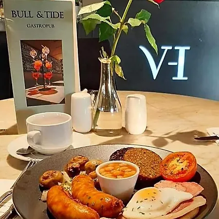 The Village Hotel, Bar And Restaurant 3* Bettystown