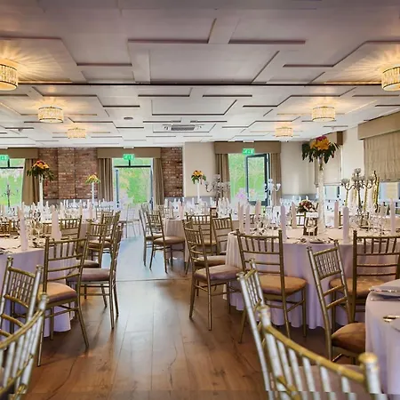 The Village Hotel, Bar And Restaurant