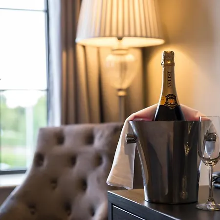 The Village Hotel, Bar And Restaurant 3* Bettystown