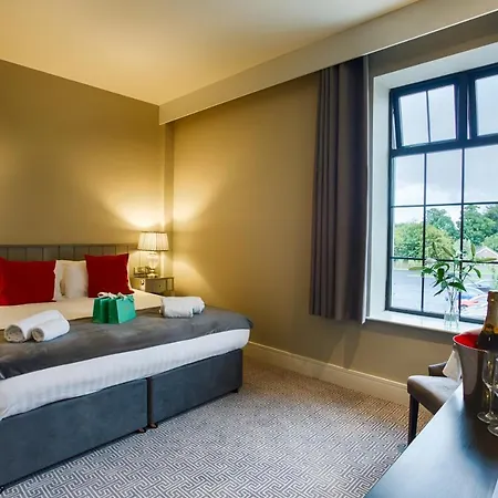 The Village Hotel, Bar And Restaurant