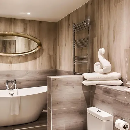 호텔 The Village Hotel, Bar And Restaurant