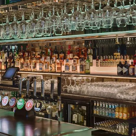 The Village Hotel, Bar And Restaurant 3*