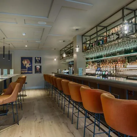 The Village Hotel, Bar And Restaurant Hotel 3*