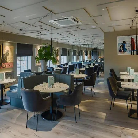 The Village Hotel, Bar And Restaurant