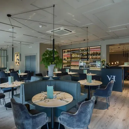 The Village Hotel, Bar And Restaurant Hotel 3*