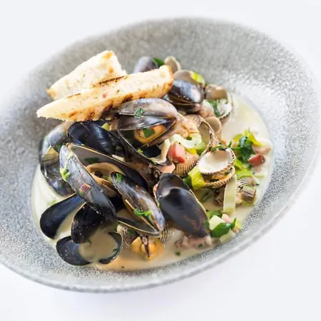 호텔 The Village Hotel, Bar And Restaurant 3*