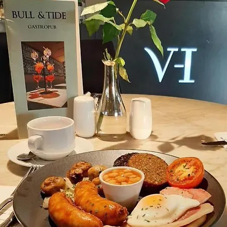 Hotel The Village Hotel, Bar And Restaurant Bettystown