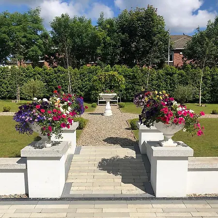 Hotel The Village Hotel, Bar And Restaurant 3*